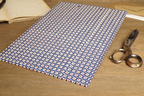 Retro clipboard with red triangles handmade in Germany